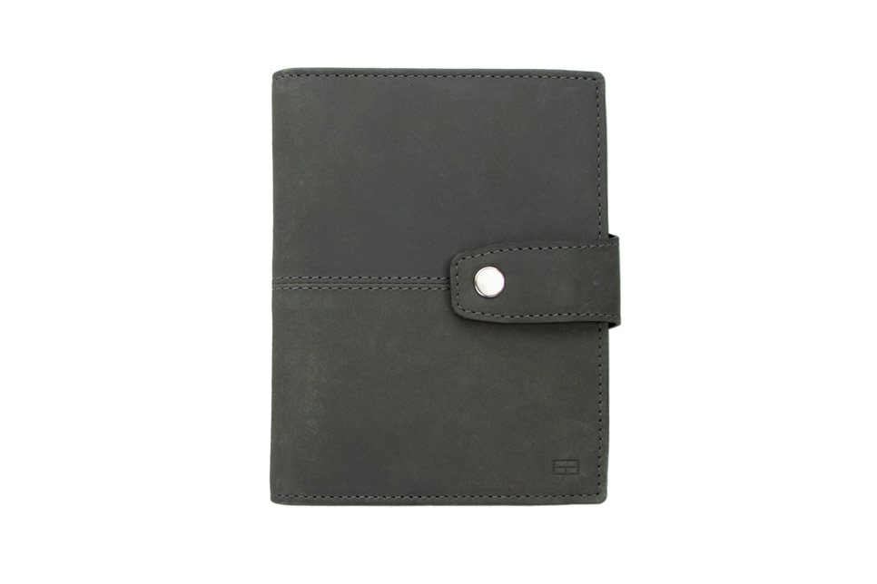 Garzini AirTag Passport Holder